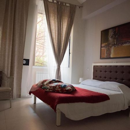 Beautiful And Spacious Apartment Next To Termini 10 Minutes From Coliseum Esterno foto