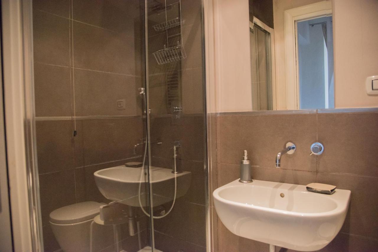 Beautiful And Spacious Apartment Next To Termini 10 Minutes From Coliseum Esterno foto