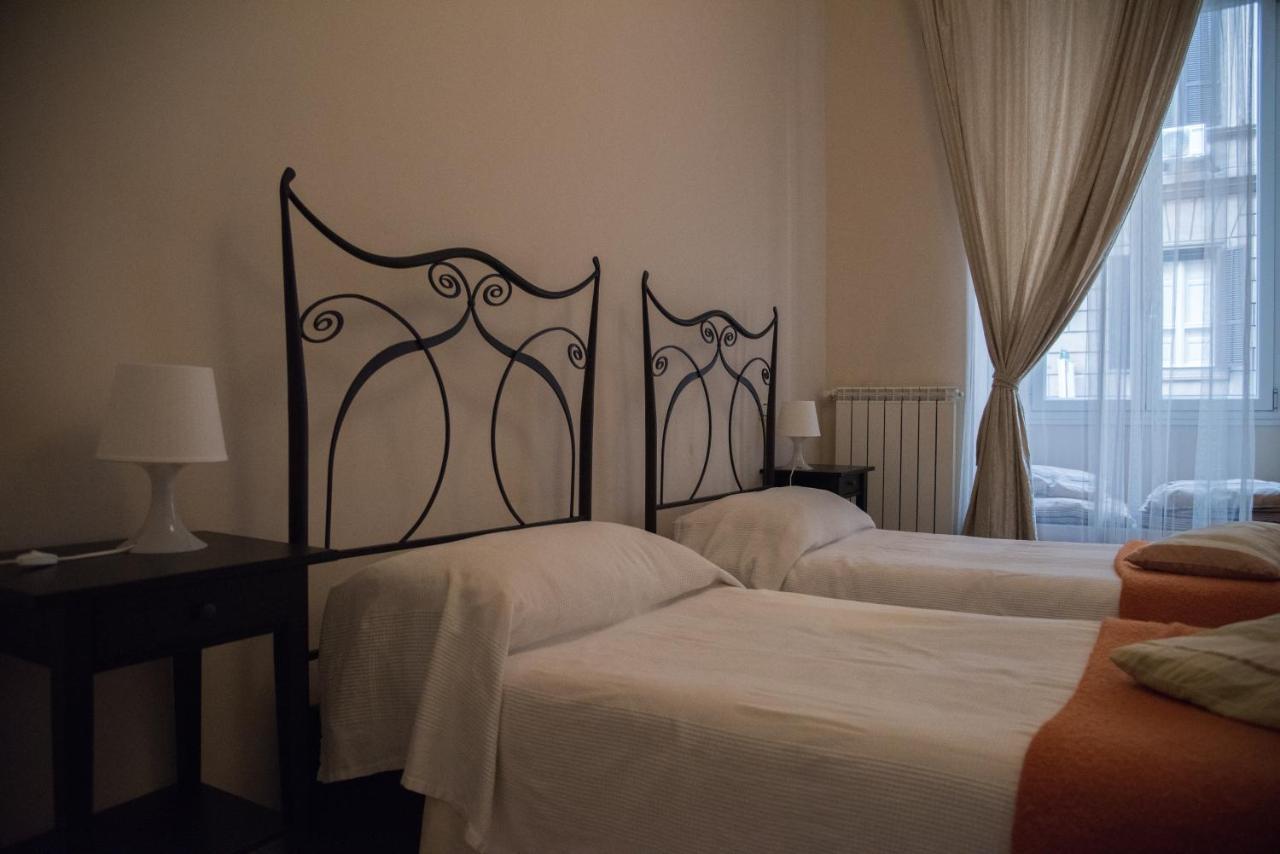 Beautiful And Spacious Apartment Next To Termini 10 Minutes From Coliseum Esterno foto