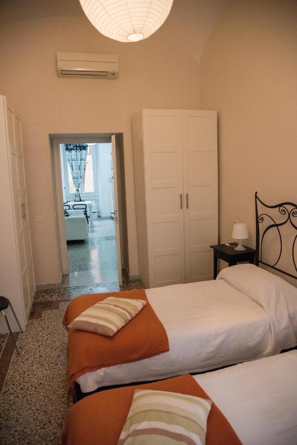 Beautiful And Spacious Apartment Next To Termini 10 Minutes From Coliseum Esterno foto