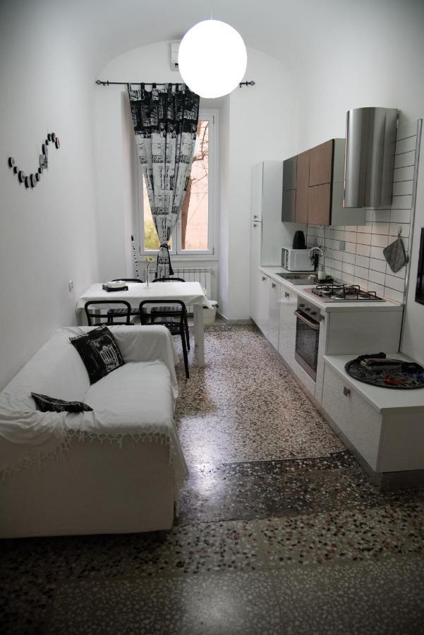 Beautiful And Spacious Apartment Next To Termini 10 Minutes From Coliseum Esterno foto